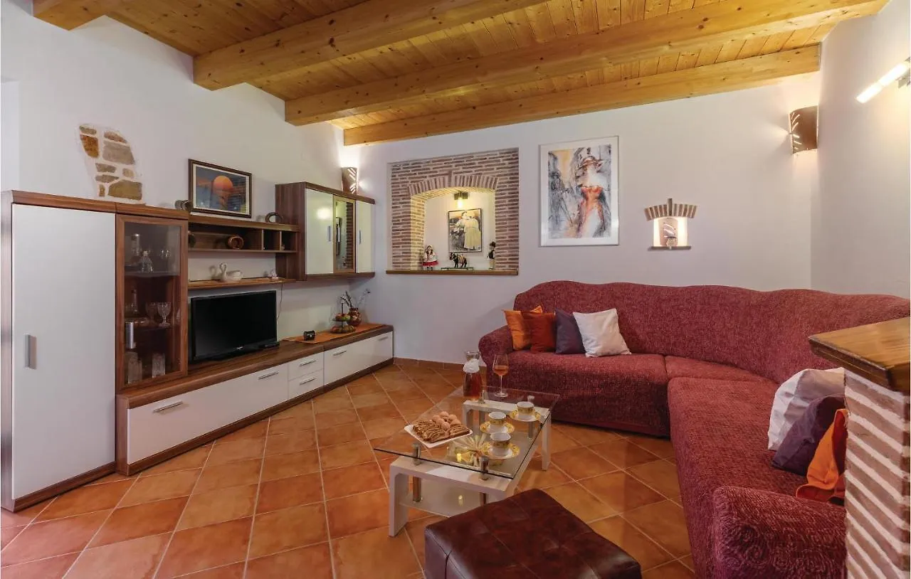 Hébergement de vacances Awesome Home In Barban With Kitchen