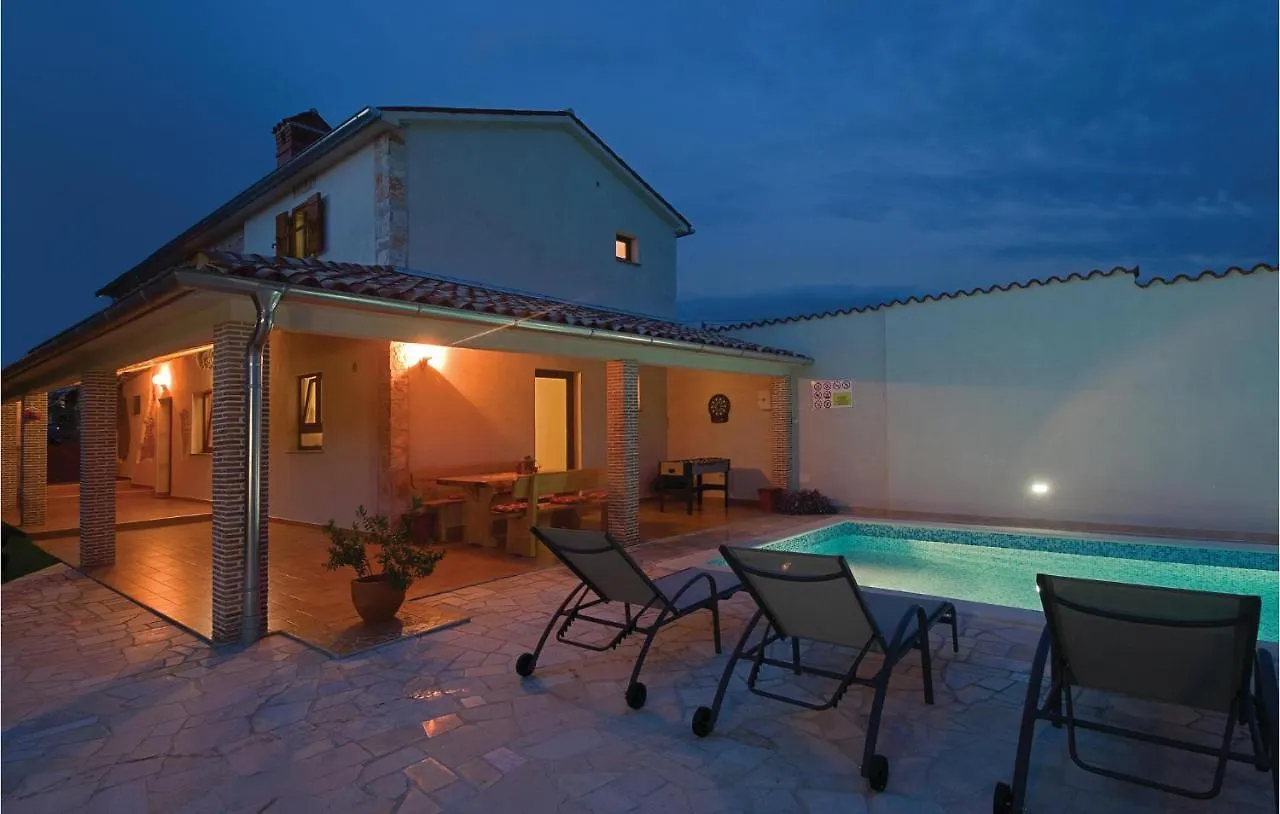 Awesome Home In Barban With Kitchen Hébergement de vacances