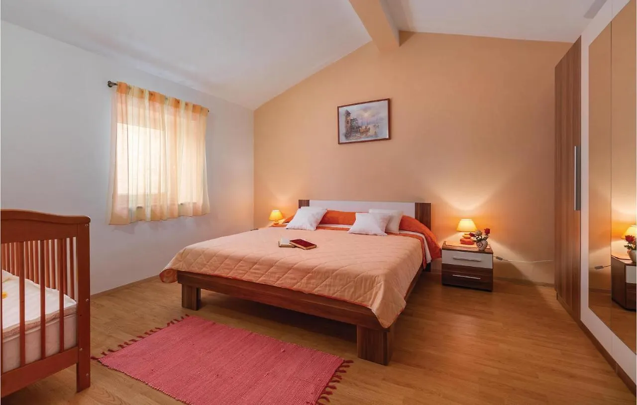 Awesome Home In Barban With Kitchen Hébergement de vacances