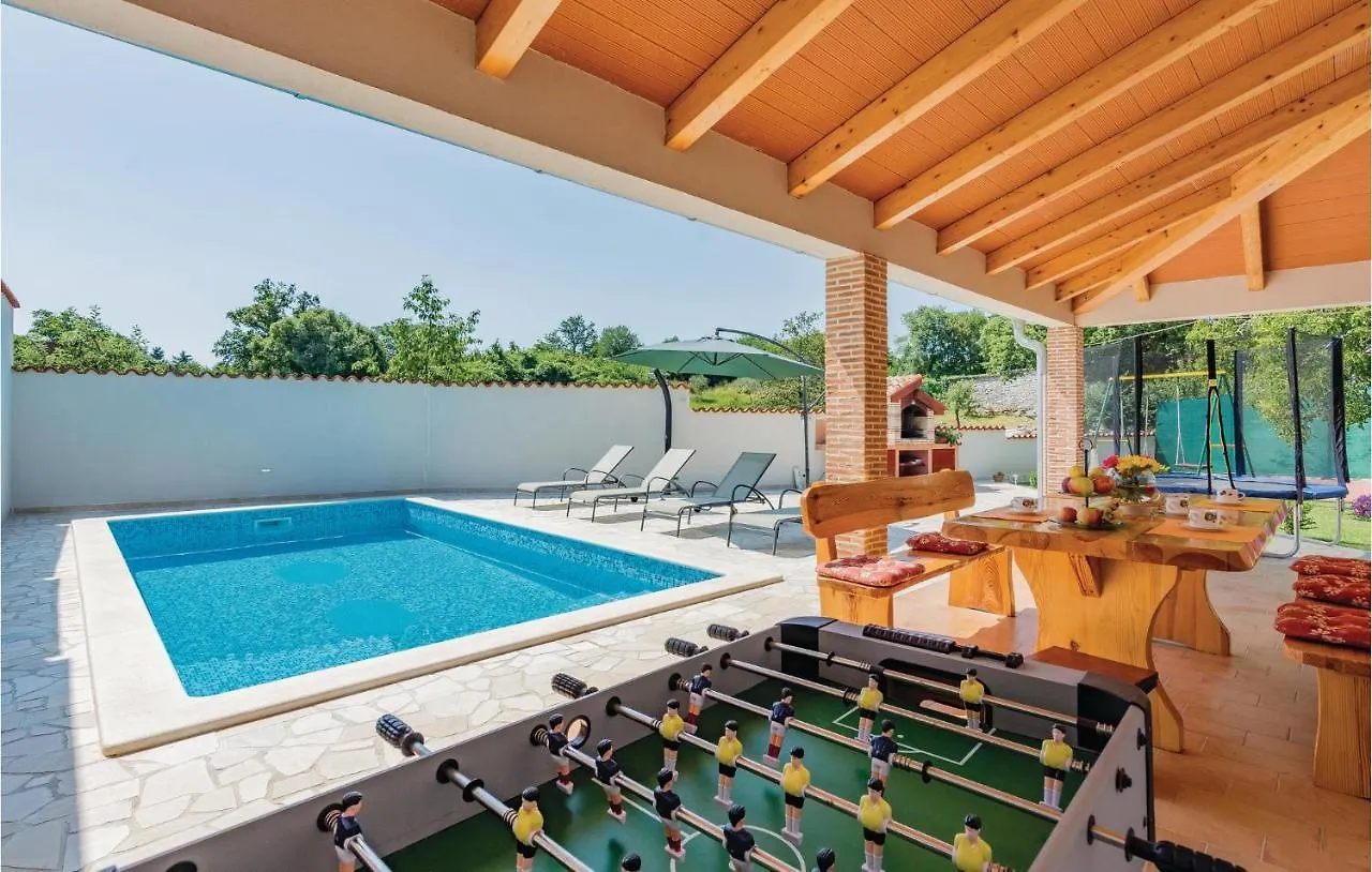 Awesome Home In Barban With Kitchen Hébergement de vacances